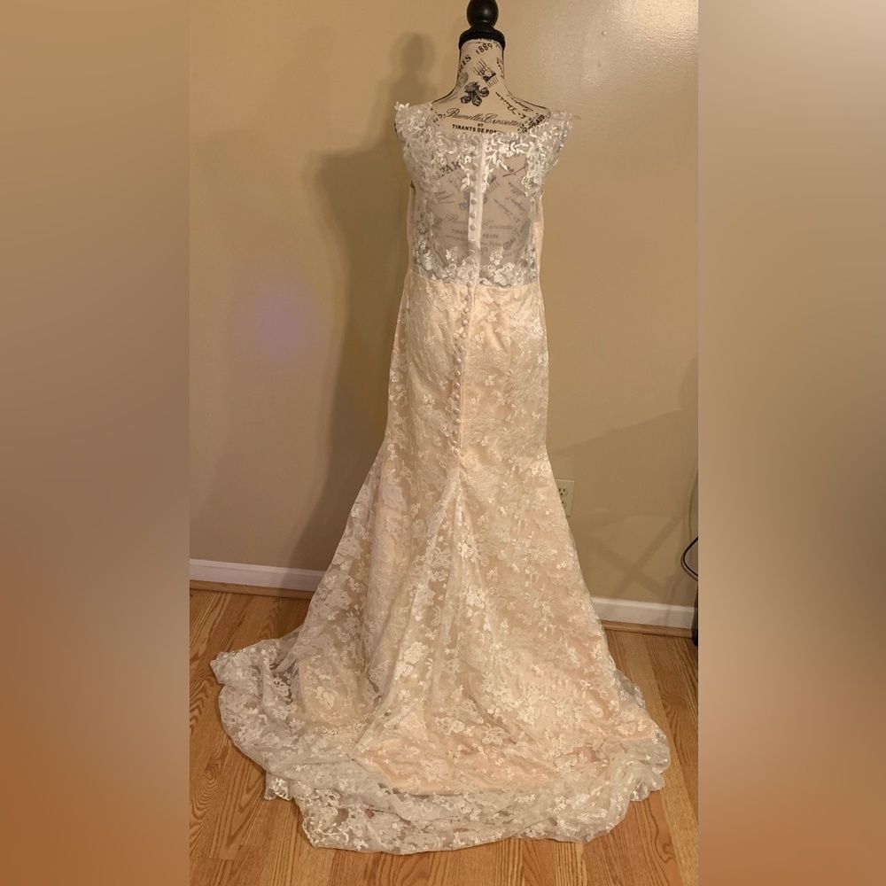 ๐๐ IVORY & PEACH WEDDING DRESS ๐๐ - Picture 4 of 7